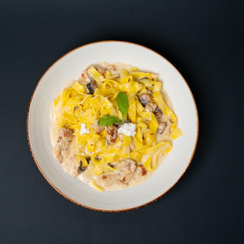 Fettuccine Alfredo